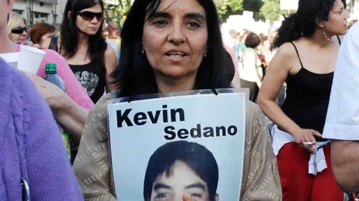“Por primera vez escribo para defender a victimarios”, expresó Perrone.