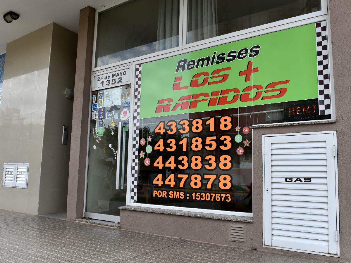 Toma un remis en la central, se hace llevar hasta Frontera y le roba el celular al chofer