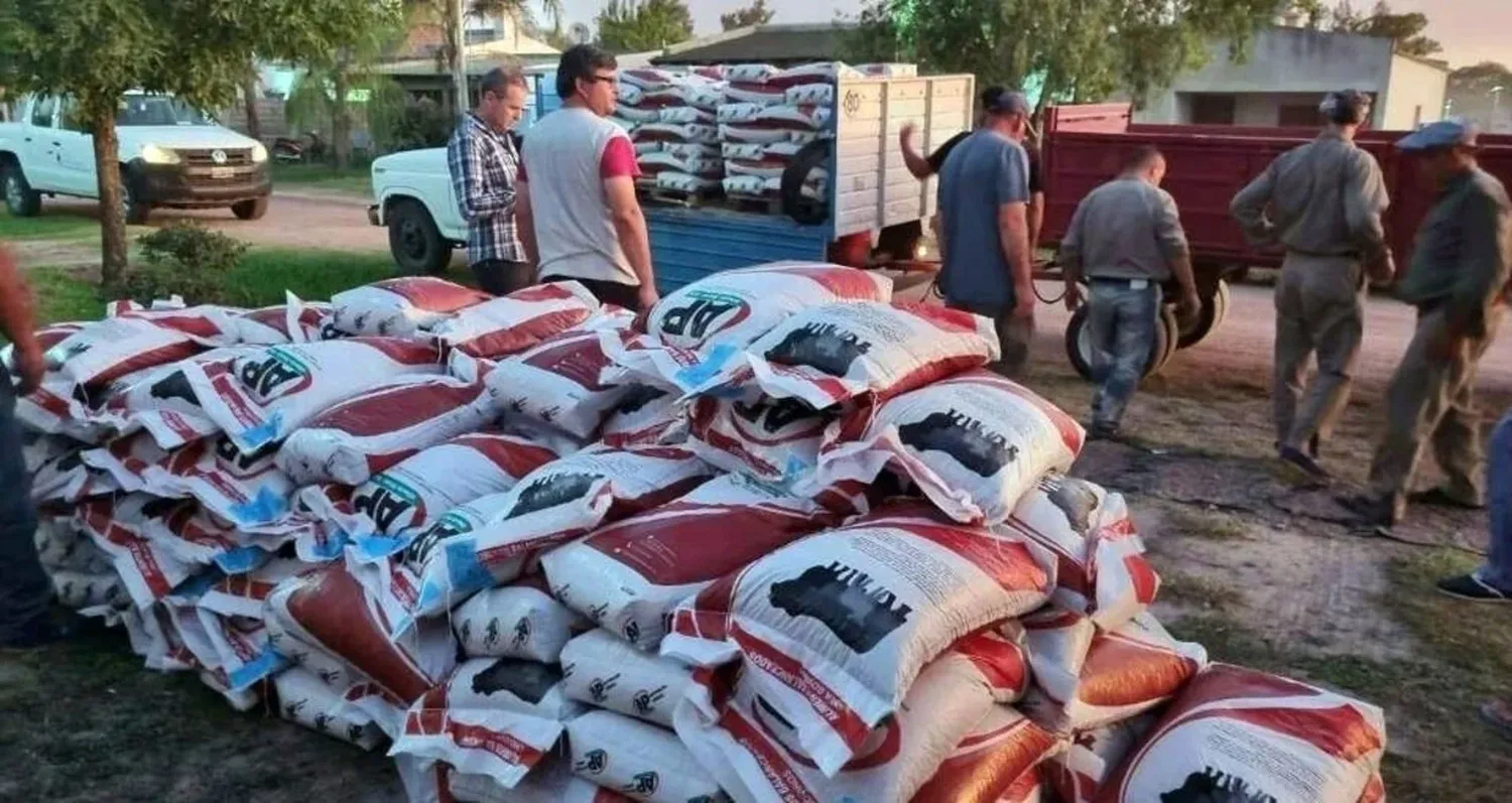 Segunda oleada solidaria: llegó balanceado para terneros de la Cuña Boscosa