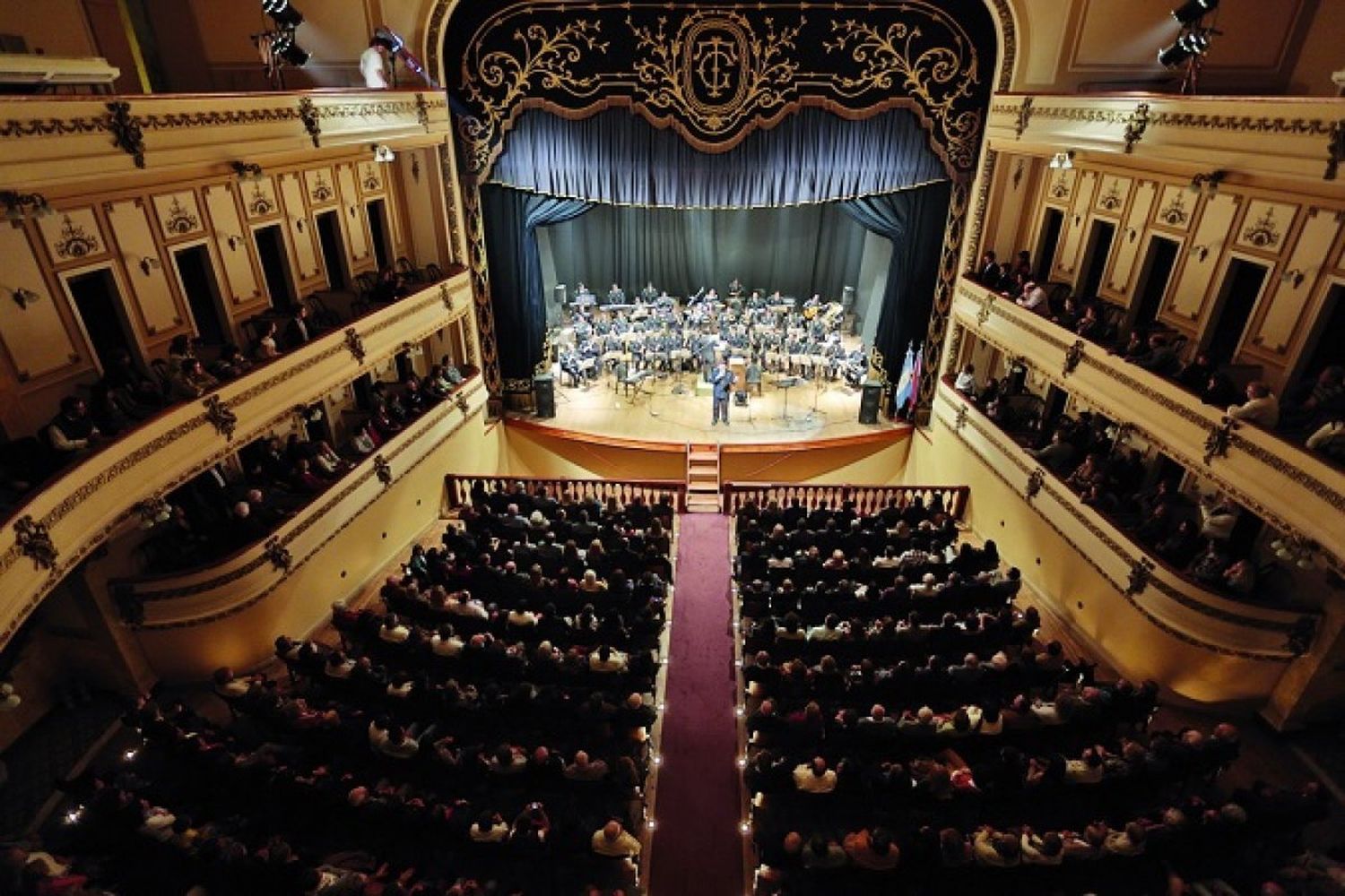 El Teatro Gualeguaychú celebra sus 110 años con danza y músico de todos los tiempos