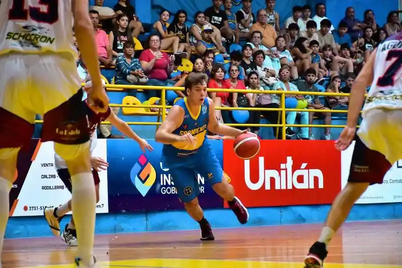 Sarmiento recibe a Colón de Corrientes