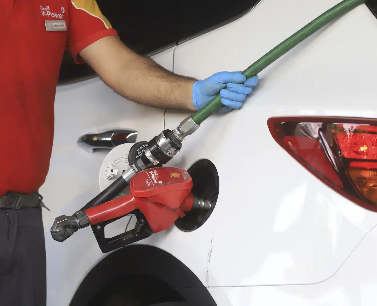 Advierten que en julio el combustible "podría aumentar un 5%"