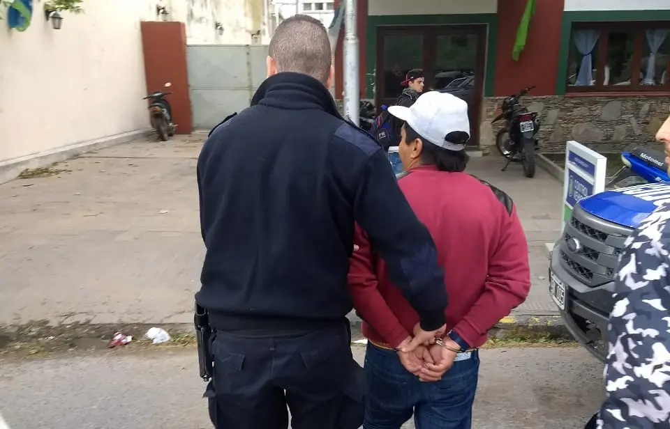 Asaltaron a un repartidor y están detenidos