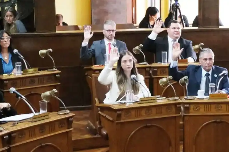 El Concejo Deliberante realizó un emotivo homenaje por el Día del Veterano y de los Caídos en Malvinas