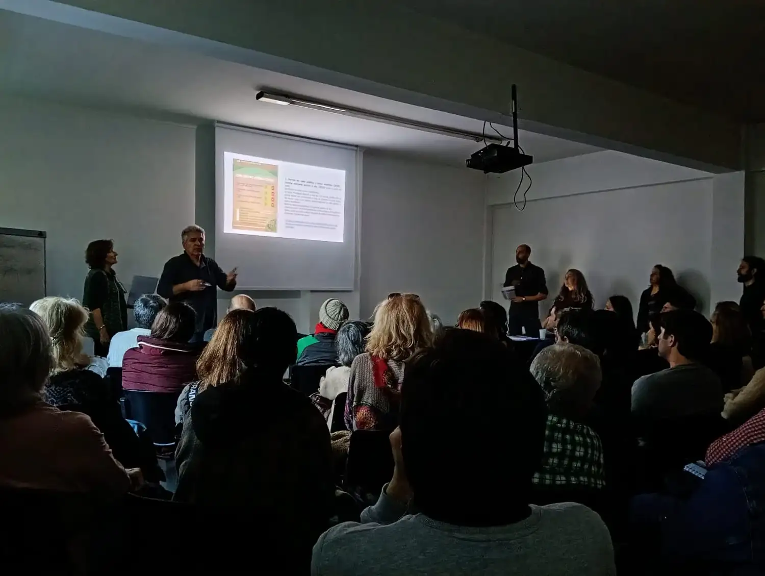 Gran convocatoria tuvo la presentación del informe de la Asamblea por la Preservación de las Sierras.