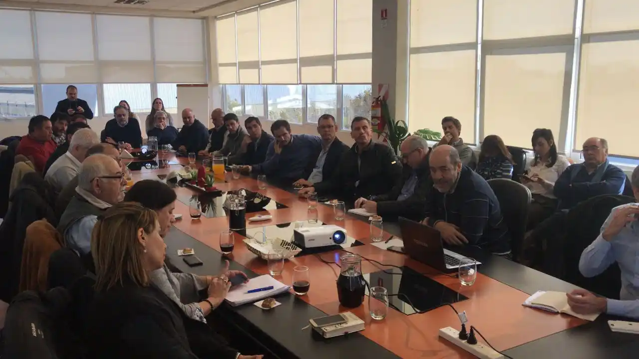 Campana: Mesa de trabajo con representantes de 11 municipios bonaerenses con eje en la producción