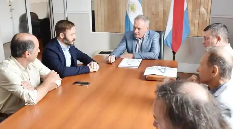 Azcué y Schneider analizaron la situación del transporte