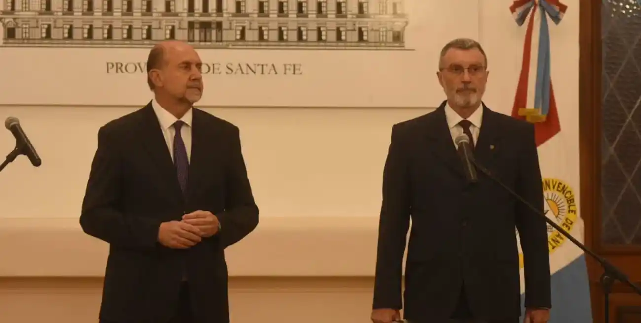 El gobernador Perotti tomó juramento al nuevo ministro de Seguridad Rubén Rimoldi