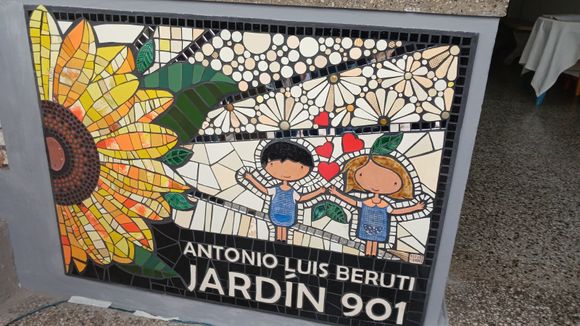 Día de los jardines de infantes: inauguraron mural en el 901