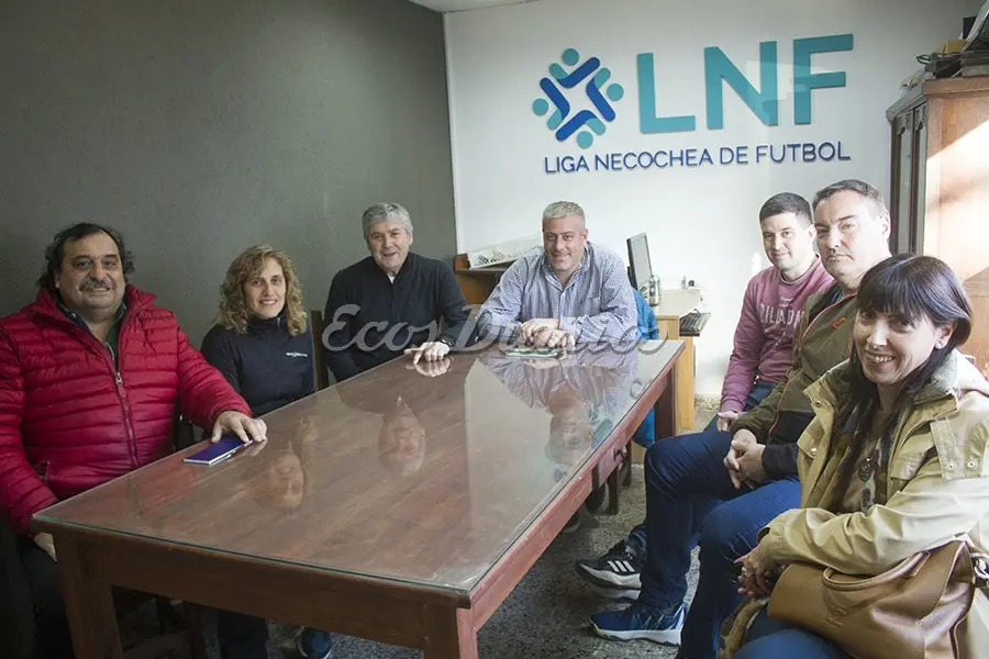 En la Liga. Mengoechea, Rocco, Garro, Tettamanti, Borthiry, Diego y Costanzo.