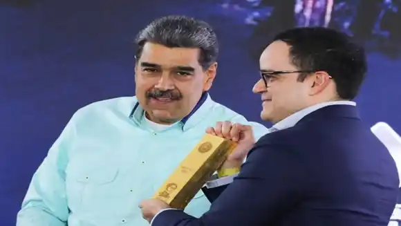 LINGOTES DE ORO VENEZOLANO para reservas internacionales: Maduro entregó una tonelada al BCV