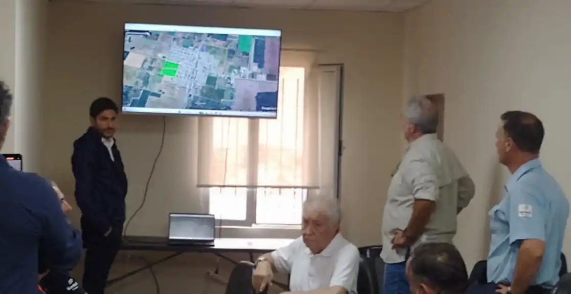 Villa Minetti: Pullaro supervisó la defensa hídrica y el funcionamiento de las bombas - 1