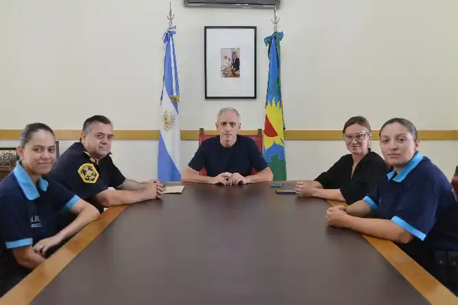 Dos jóvenes policías chascomunenses se suman al refuerzo de seguridad para la temporada de verano