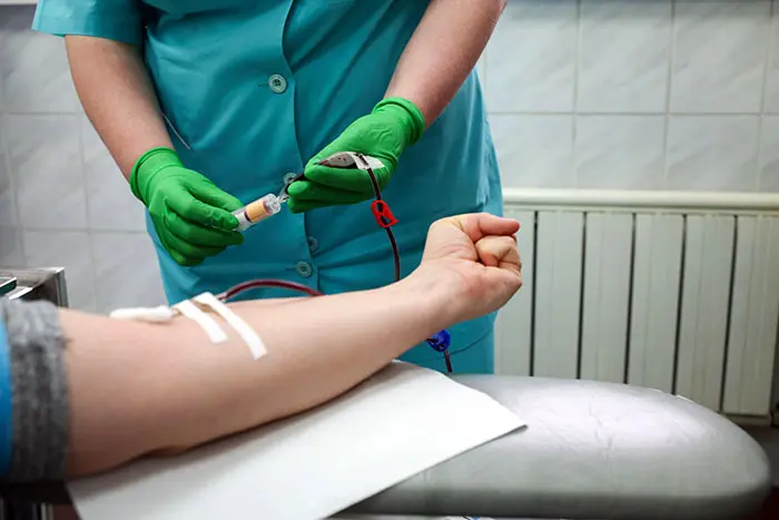 Menos donantes de sangre por la pandemia