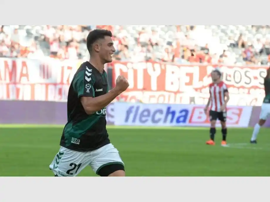 Banfield se hizo fuerte en su visita a Estudiantes