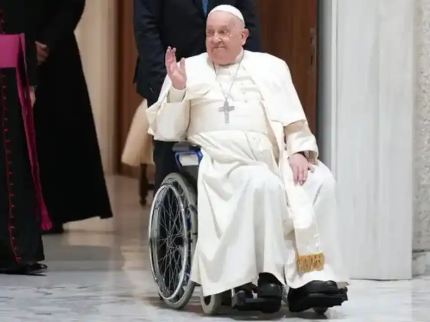 El papa hizo su famoso pedido: "Recen por mí".