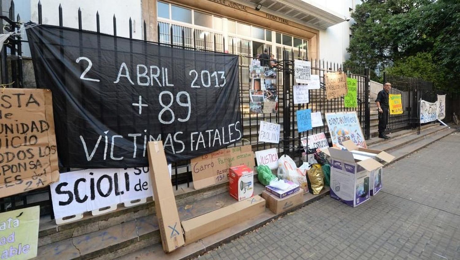 El único condenado por la inundación en La Plata que dejó 89 muertos tendrá como pena una multa de $12.500