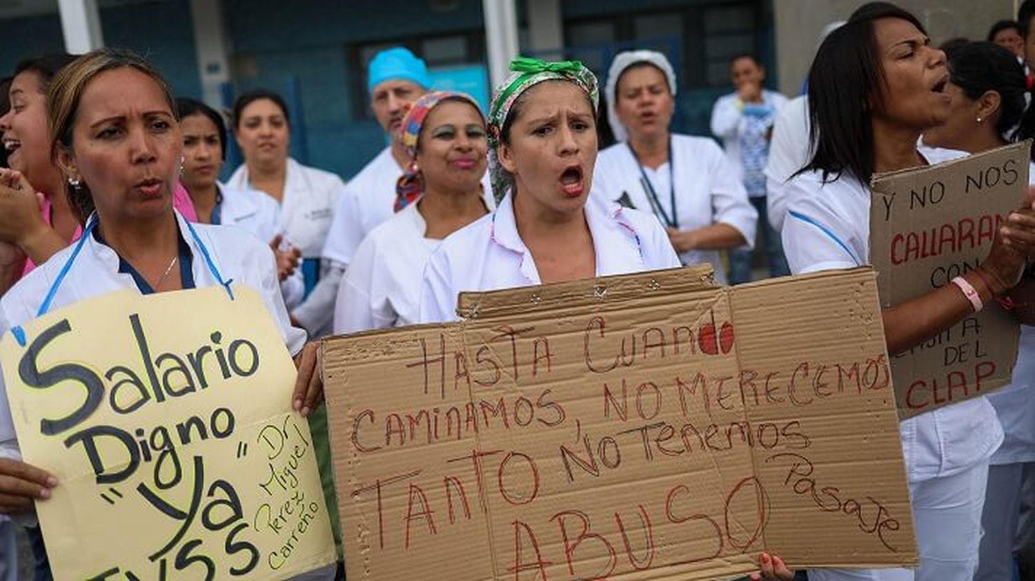 ¡CON HAMBRE Y DESAMPARADOS! Trabajadores de la salud exigen sueldos que les permitan vivir con dignidad