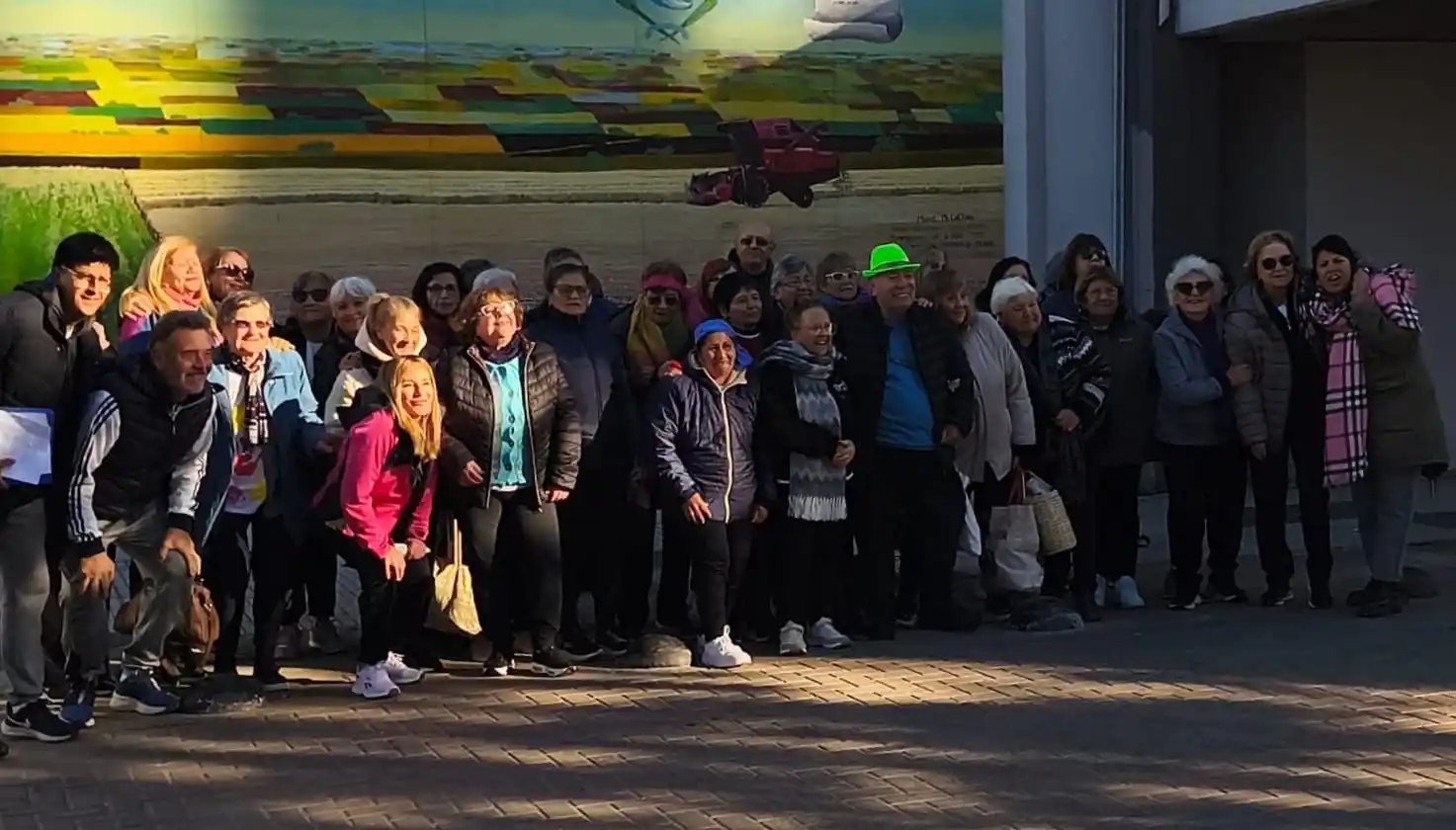 La comitiva fue despedida por el intendente Leonel Maximino.