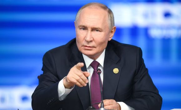 Putin dijo que lanzó un nuevo misil balístico contra Ucrania y que la guerra “adquirió elementos de un conflicto global”