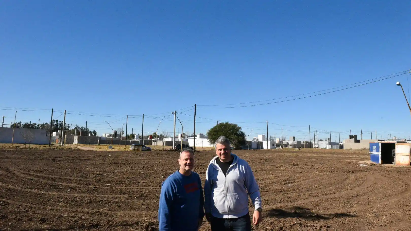 Fernando Magnano y Andrés Massoni, presidente y vice respectivamente, supervisaron las obras en el predio “Alejandro Aimaretti”.