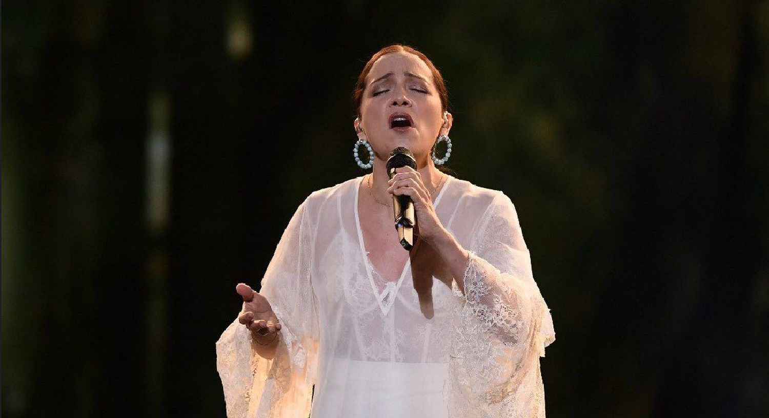 Natalia Lafourcade cantó a dúo con Soledad Bravo (Video)