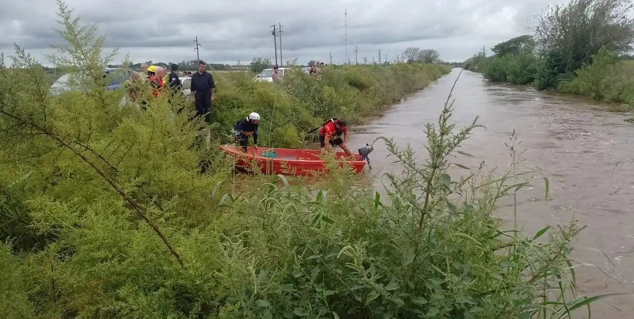 El momento en que el personal de emergencias halló el cuerpo del menor.