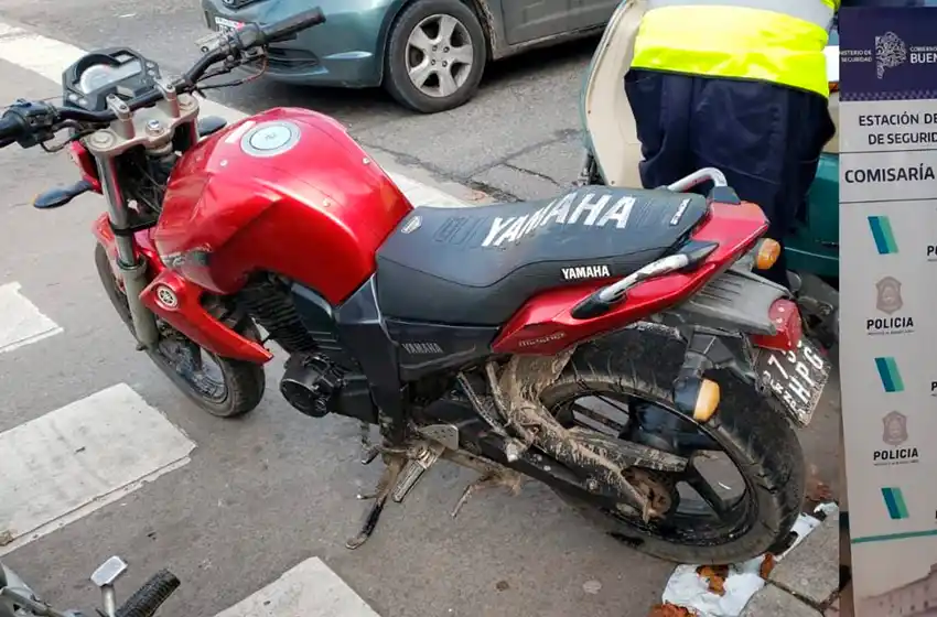 Circulaba sin papeles, se negó al secuestro y atacó a la Policía