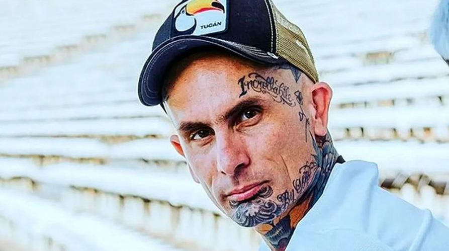 El cantante de Ke Personajes fue denunciado por un vecino: los motivos