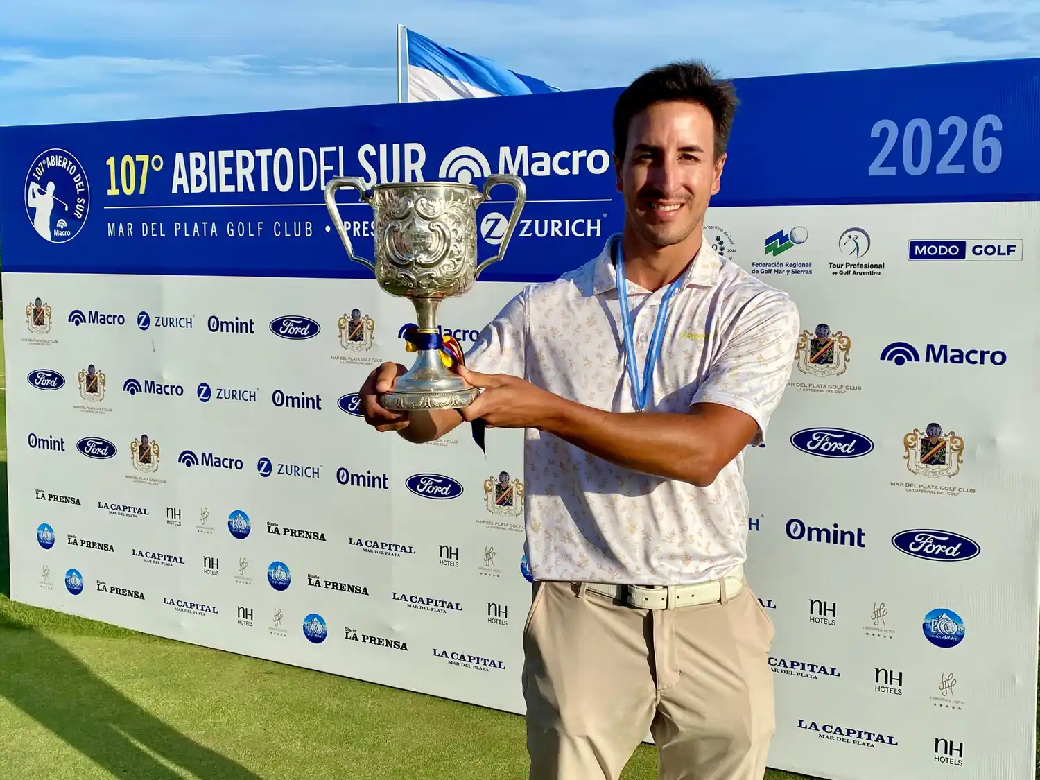 Báez se impuso de punta a punta en Playa Grande.