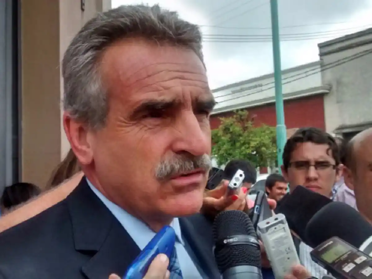 Agustín Rossi y Felipe Solá bajaron sus candidaturas