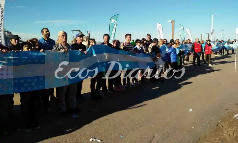 Desplegaron bandera de más de 600 metros
