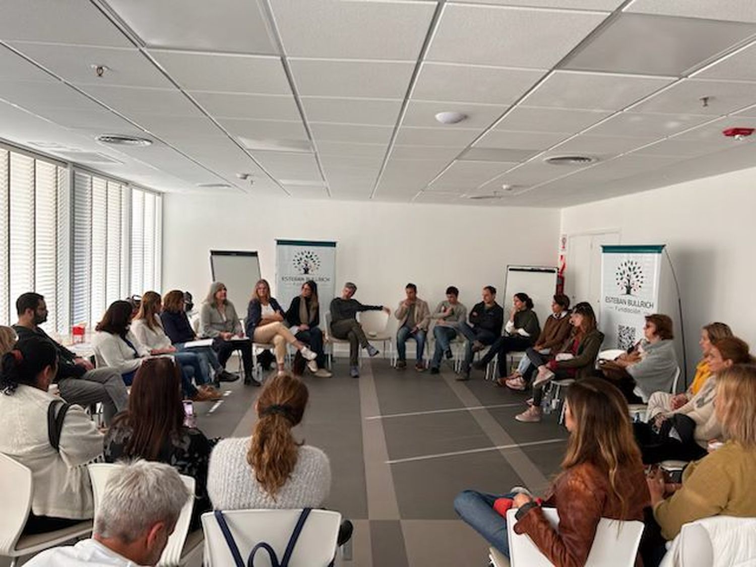 Charla con familiares organizada por la Fundación Esteban Bullrich.