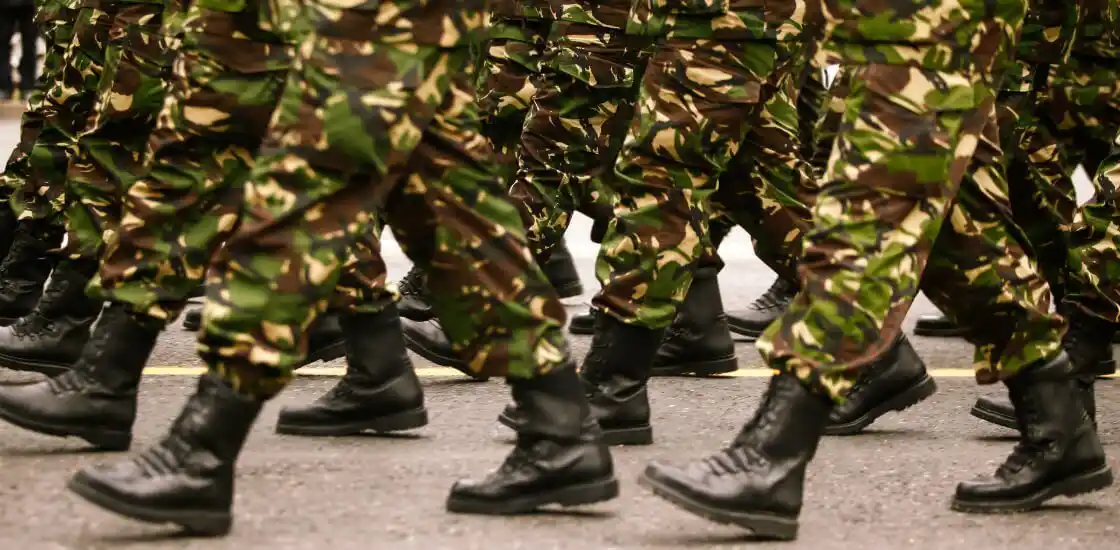 ¡VILEZA! Soldado mata a venezolana y viola a su hija