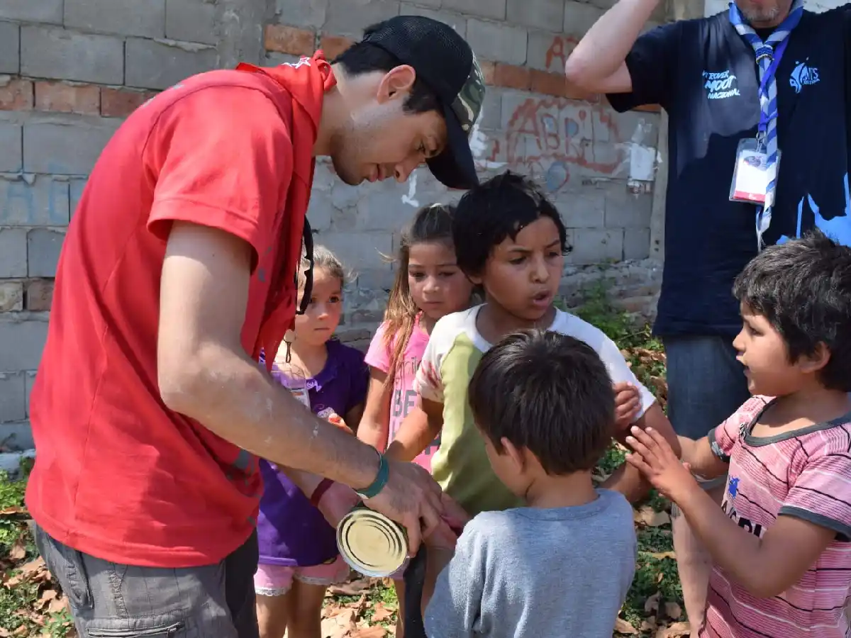Cerca de la gente: grupos de scouts prepararán viandas y armarán merenderos en barrios carenciados 