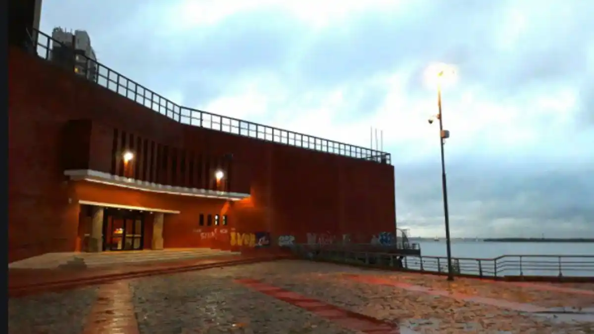 Rosario: robaron equipos de sonido del Centro Cultural Parque de España