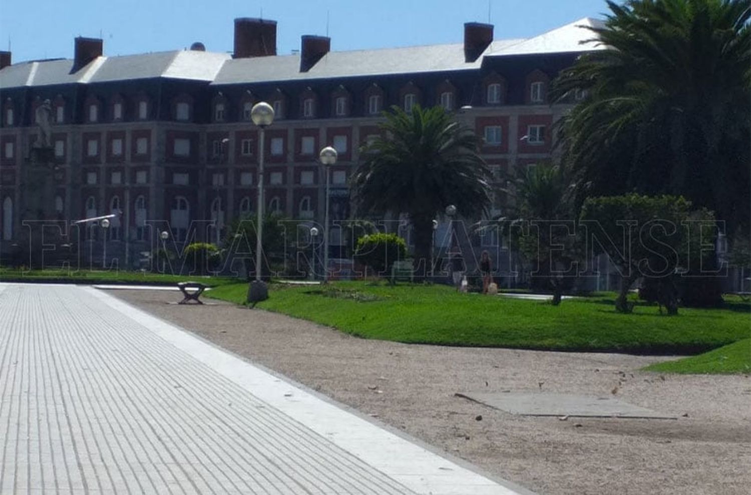 Arreglaron las farolas de Plaza Colón que causaron la muerte de un perro
