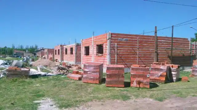 Avance de 8 nuevas viviendas sobre Avenida Ramírez