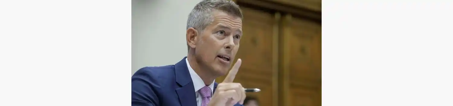 El secretario de Transporte, Sean Duffy, quien también es el administrador interino de la NASA, testifica durante una audiencia del Comité de Transporte e Infraestructura de la Cámara de Representantes el 16 de julio de 2025. | (Rod Lamkey Jr./AP)