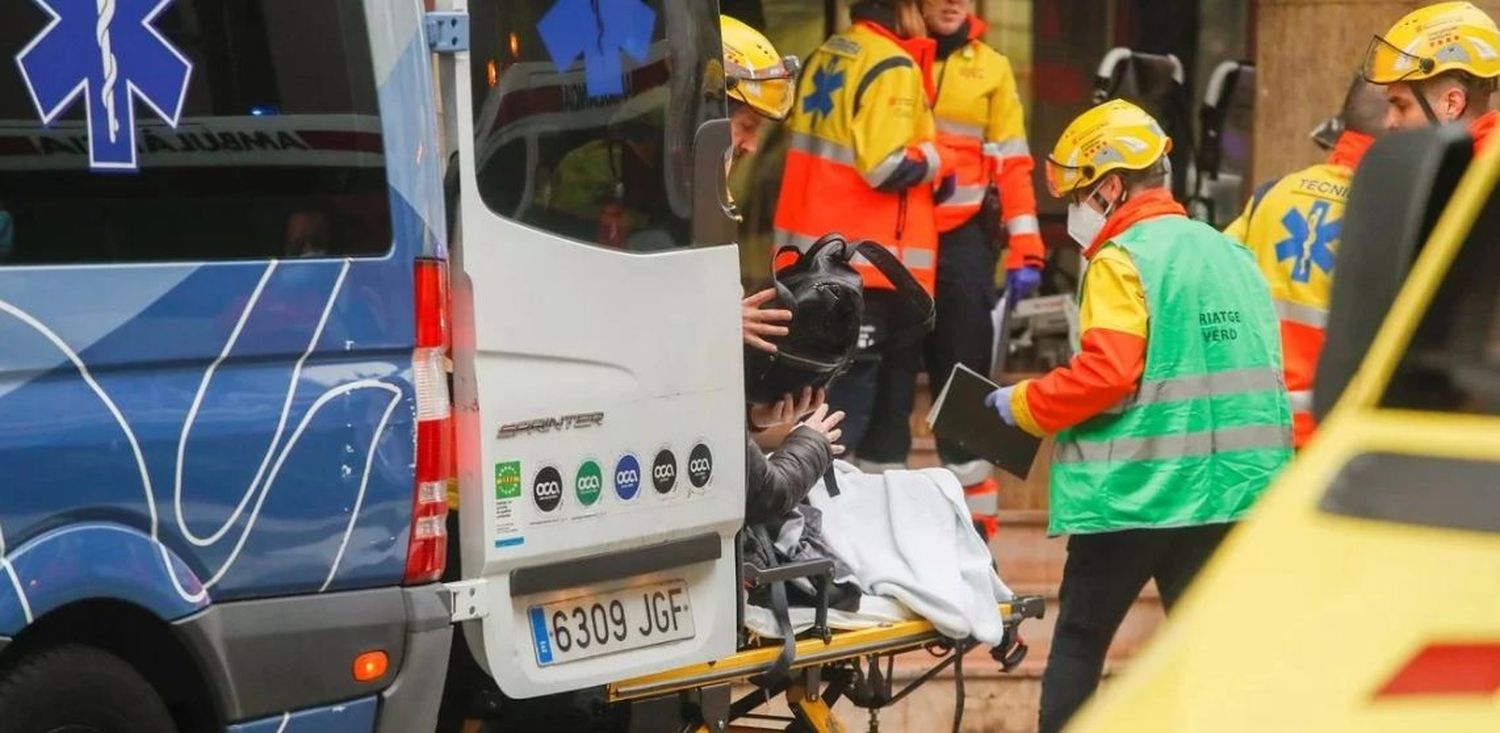 Dos gemelas sufrían bullying por ser argentinas y se tiraron de un tercer piso