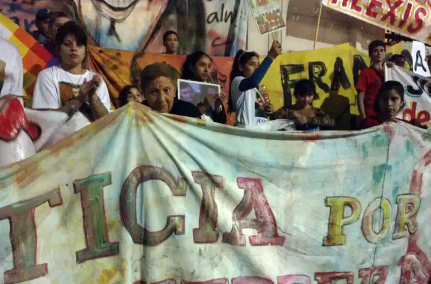 Cientos de personas marcharon por las víctimas de gatillo fácil