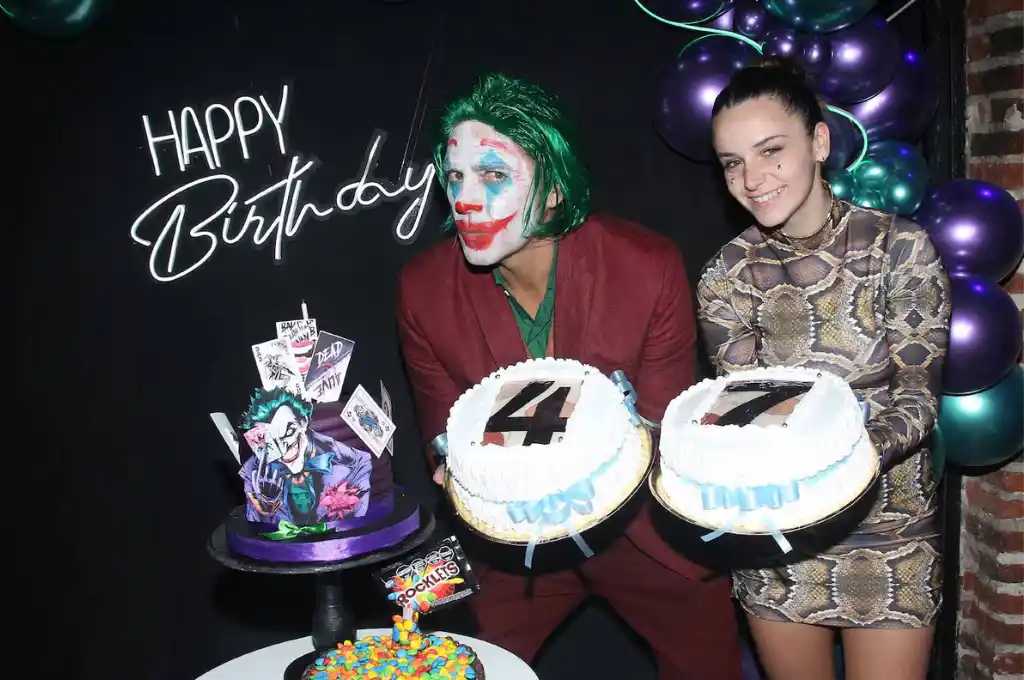 El pastel de cumpleaños también fue un espectáculo.