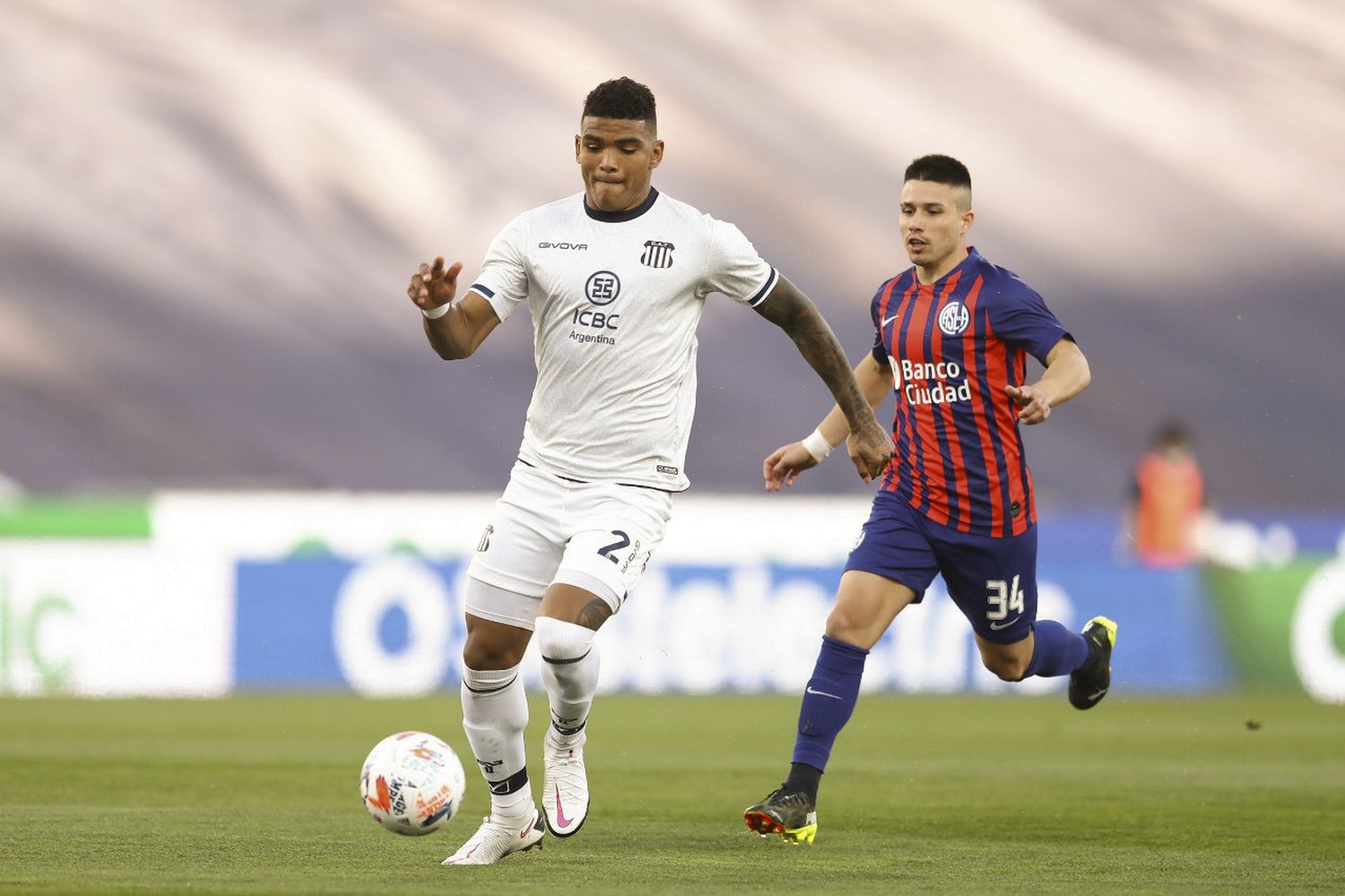 Talleres se afianzó con triunfo ante San Lorenzo