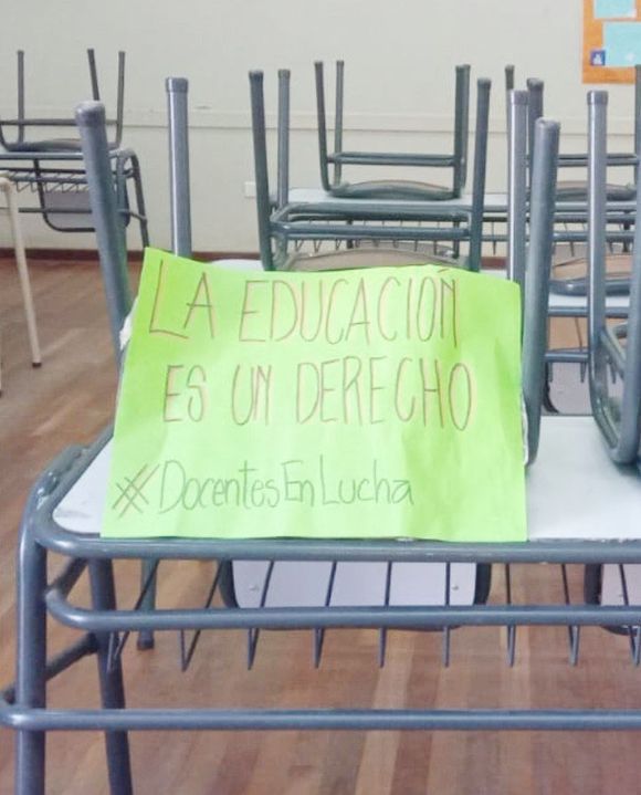 La educación es un derecho humano, no un servicio