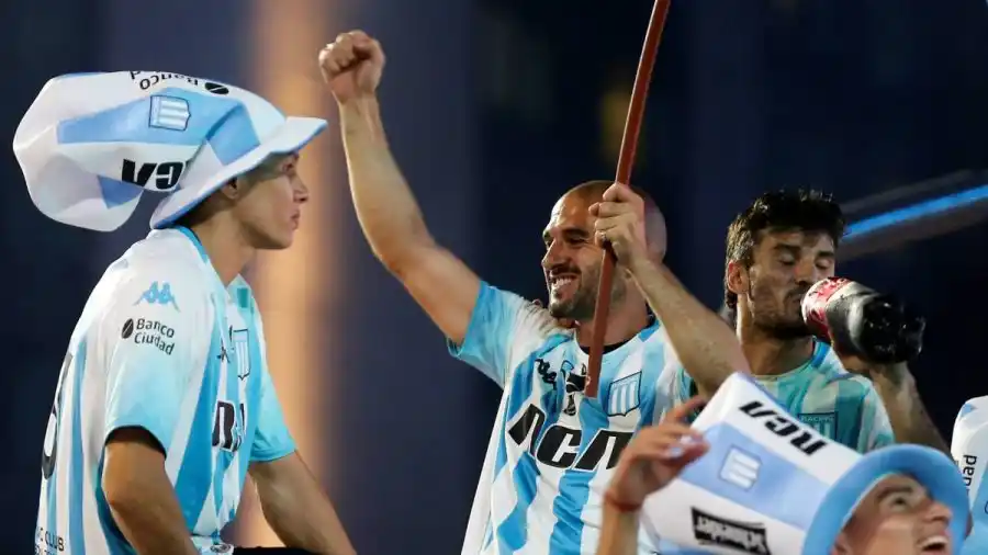 Lisandro López: «Queremos que Centurión esté en los festejos»