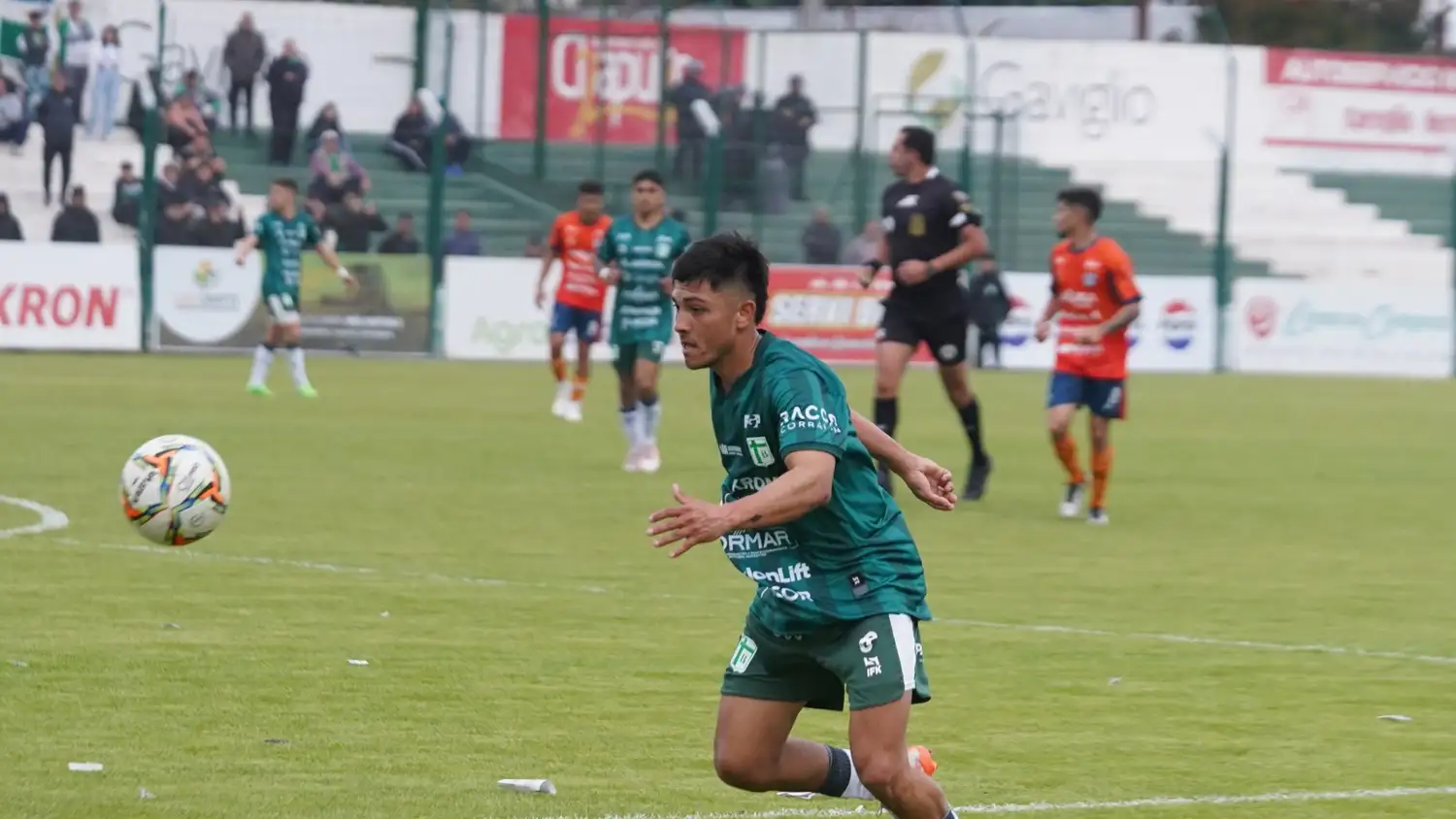 Hang seguirá jugando el Federal A.