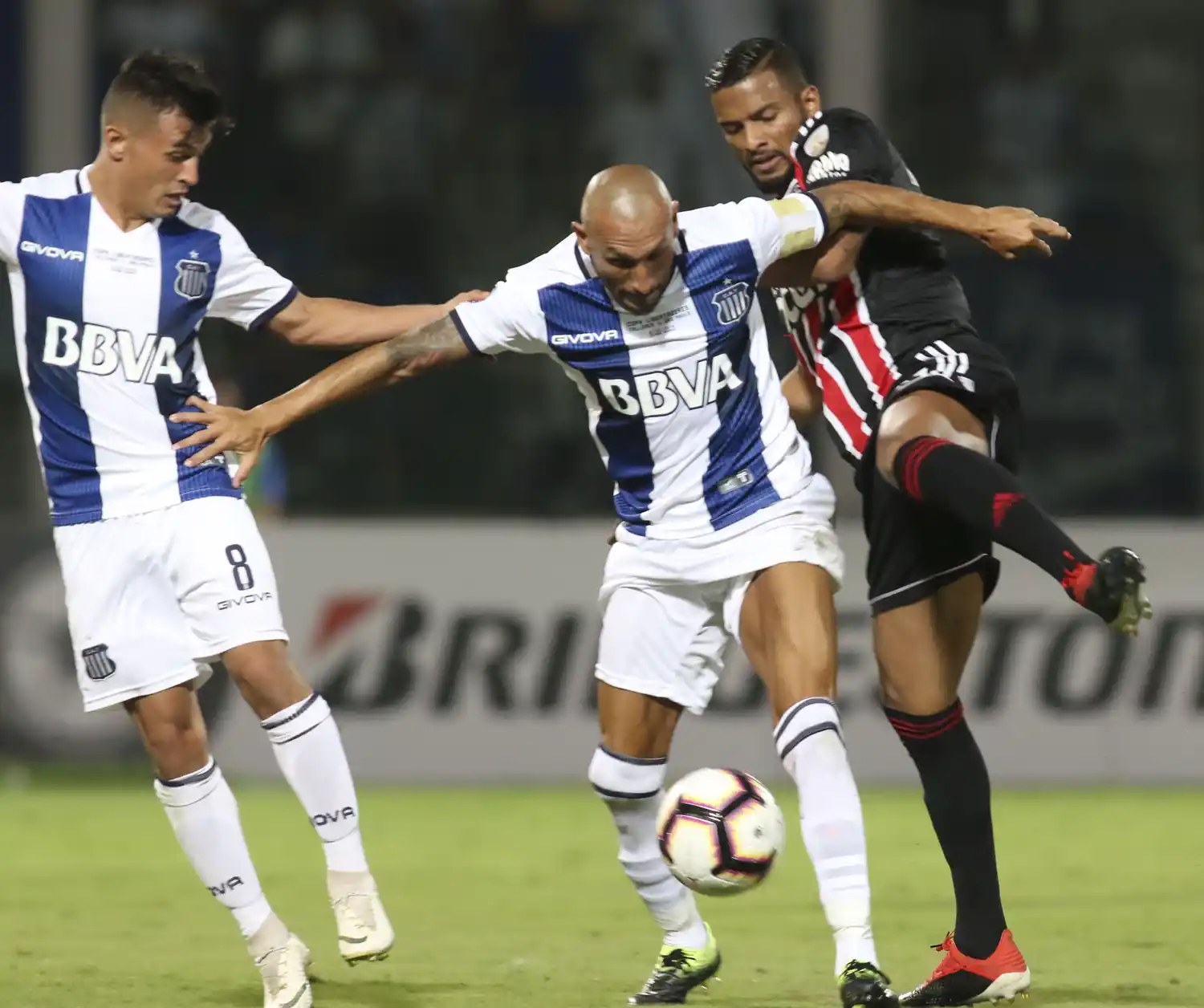 En Brasil, Talleres busca el pasaje a otra instancia
