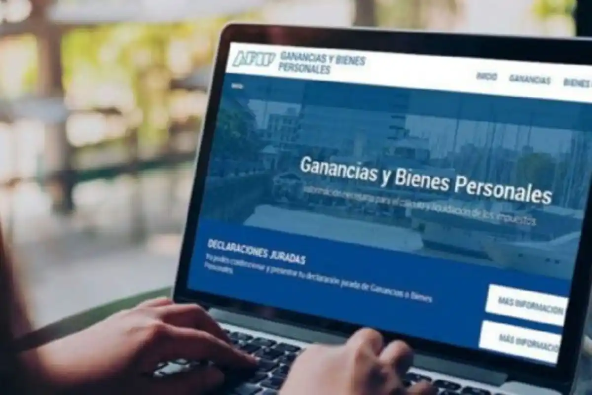 El proyecto ha generado críticas, especialmente en relación con los autónomos