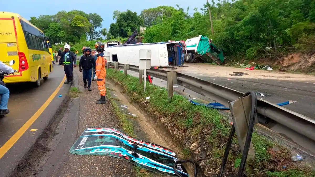 Accidente de tránsito en Turbaco deja 3 muertos y 14 heridos