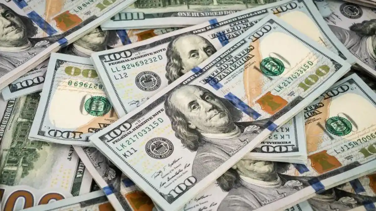 El dólar, imparable por ahora: avanzó otros $40 y la brecha ya supera el 40%